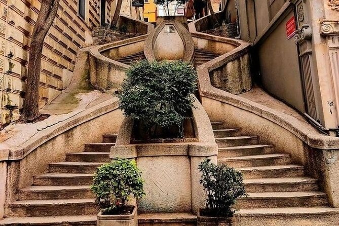 Hidden Gems of the Istanbul: From Galata Tower to Balat - The Camondo Stairs and a graceful walk downhill