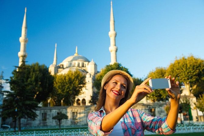 Imperial Istanbul Half-Day Tour: Hagia Sophia and Grand Bazaar - Guide quality determines the experience