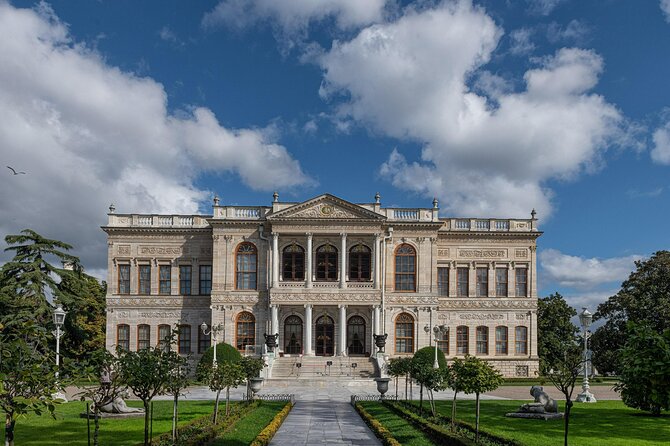 Imperial Splendor: Dolmabahce Palace & Bosphorus Yacht Cruise - A short look at Dolmabahçe Mosque