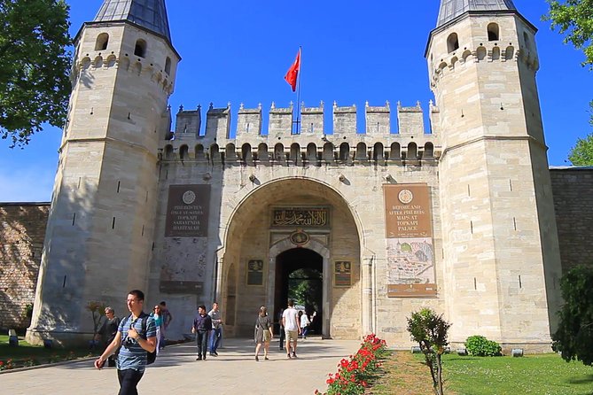 Istanbul 1 Day Tour | Best of Istanbul | Blue Mosque, Hagia Sophia and Topkapi - Topkapi Palace: the strongest included admission