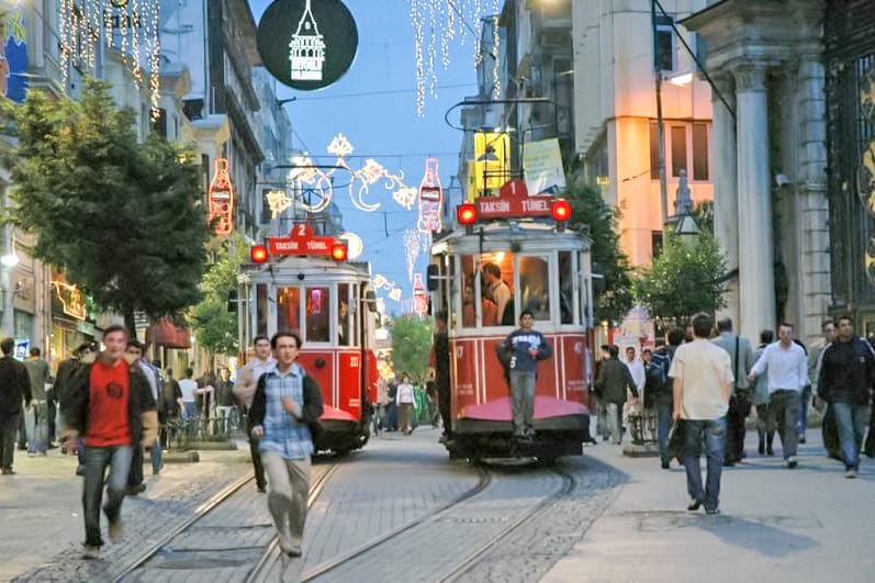 Istanbul: 1 or 2-Day Private Guided Tour with Hotel Transfer - The Grand Bazaar and the art of buying less badly