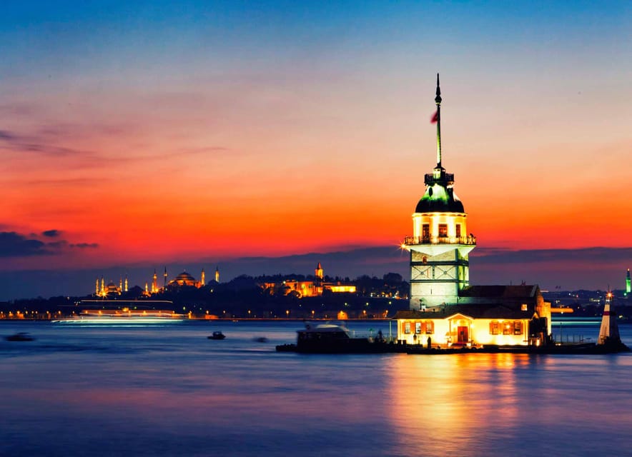 Istanbul: A short trip along the Bosphorus in the evening - Anadolu Fortress and Rumeli Fortress