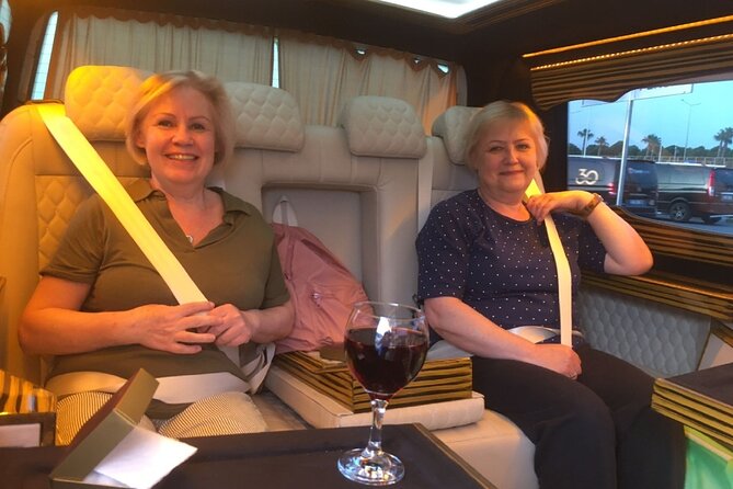 Istanbul Airport Luxury Minivan Transfer Meet Transfer - What the $44 price really buys you