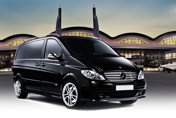 Istanbul Airport to City Centre Private Transfer or Vice Versa (1-4pax) - Meeting your driver inside Istanbul Airport
