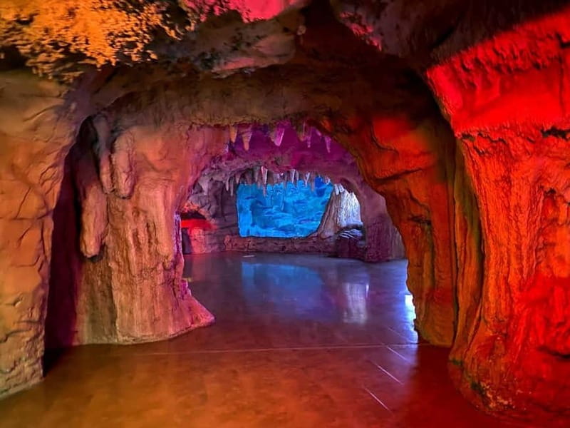 Istanbul: Aquarium Ticket with Shuttle Bus from Sultanahmet - Inside Istanbul Aquarium: A 1.2-Kilometer Route