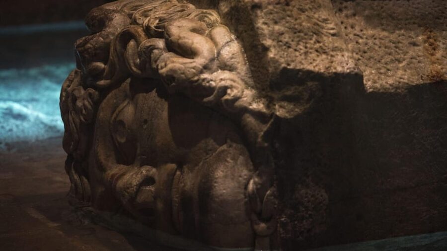 Istanbul: Basilica Cistern Skip-the-Ticket-Line Guided Tour - How the atmosphere affects the visit