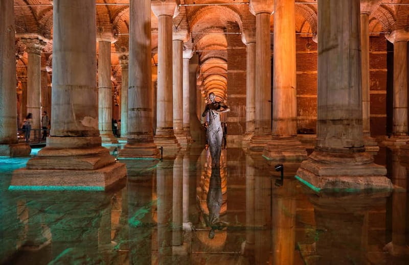 Istanbul: Basilica Cistern Small Group Tour with Tickets - The Medusa heads and the questions they raise