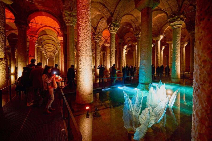 Istanbul: Basilica Cistern Walking Tour with Entry Ticket - The Medusa heads and the cistern’s unusual details