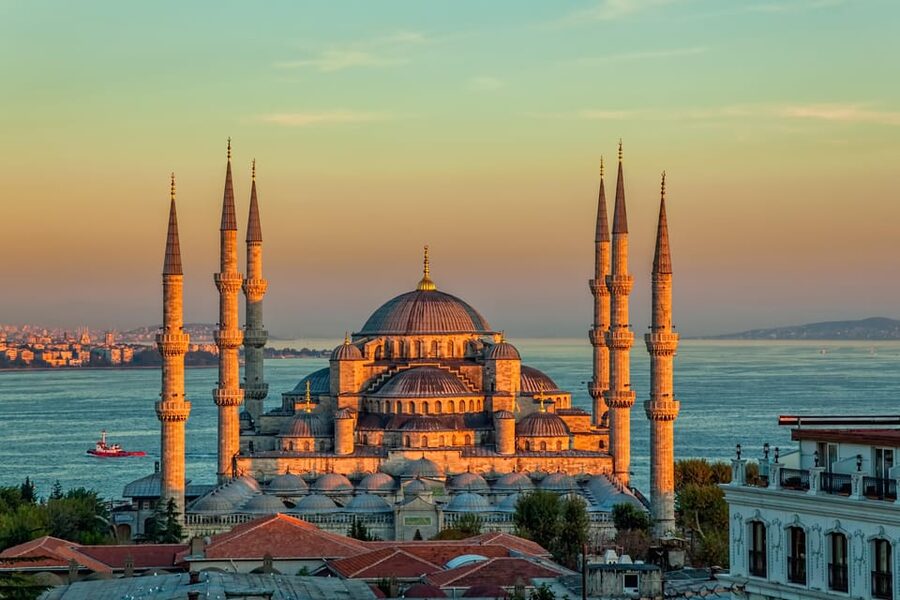 Istanbul: Best City Highlights Guided Tour with Tukish Lunch - Grand Bazaar, shopping with a time limit
