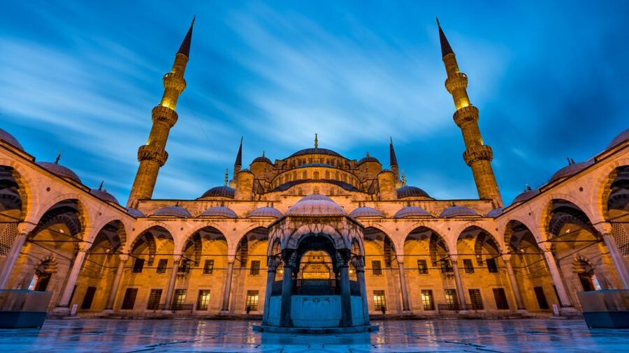 Istanbul: Best City Highlights Guided Tour with Tukish Lunch - The guide can make or break the day