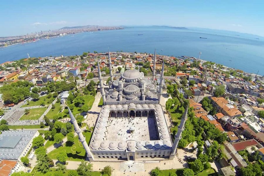 Istanbul: Blue Mosque and Hagia Sophia Tour w/Entry Tickets - Meeting at the German Fountain