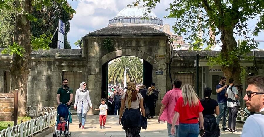 Istanbul: Blue Mosque, Basilica Cistern, & Hagia Sophia Tour - Entering the Blue Mosque after the security check