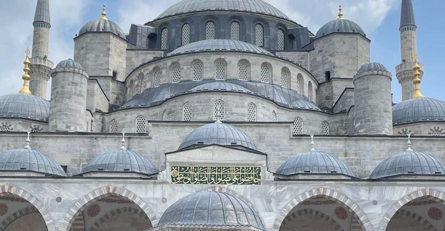 Istanbul: Blue Mosque Guided Tour - Entering the Blue Mosque after renovation