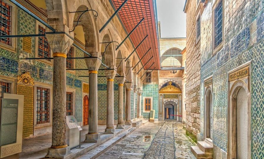 Istanbul: Blue Mosque, Hagia Sofia & Topkapi Palace Day Tour - Hagia Irene and the changing schedule