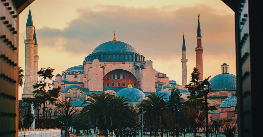Istanbul: Blue Mosque, Hagia Sophia, & Basilica Cistern Tour - Who will enjoy this tour most?