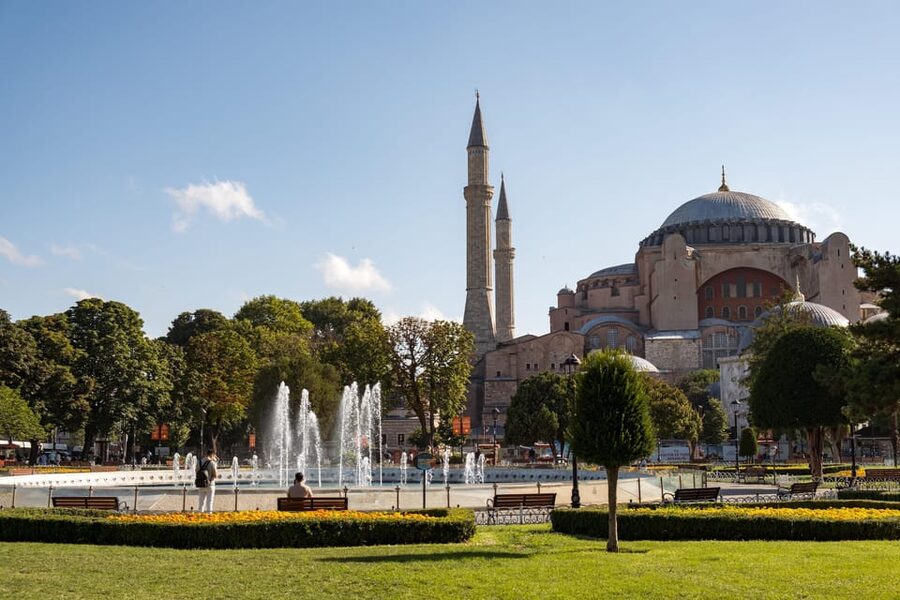 Istanbul: Blue Mosque & Hagia Sophia Guided Tour w/ Tickets - Who should book this Istanbul tour?