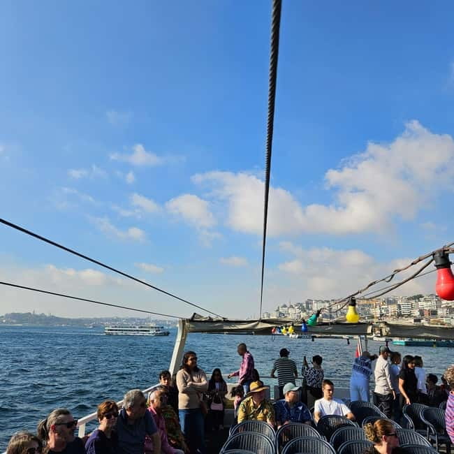 Istanbul: Bosphorous Asian Side Boat Cruise Morning - Crossing to Asia and stopping in Beylerbeyi