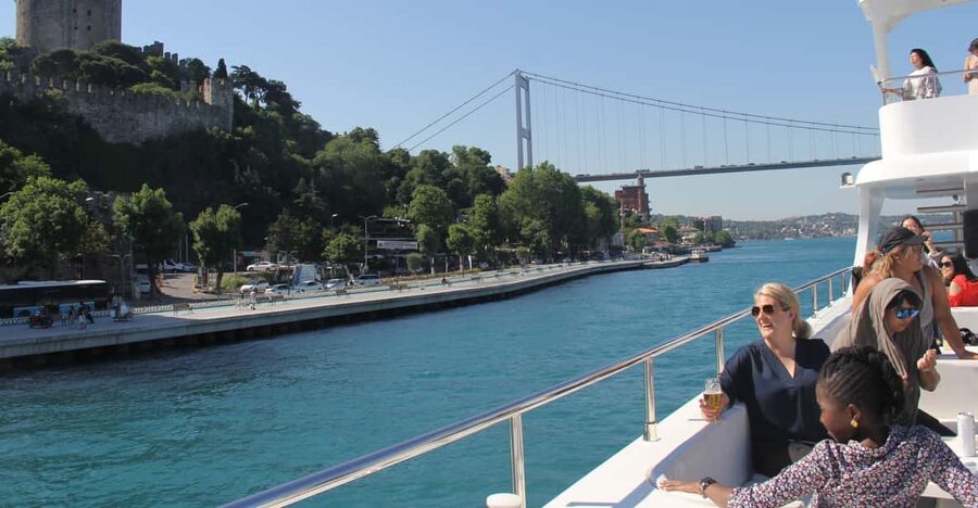 Istanbul: Bosphorus and Black Sea Cruise with Lunch - Key points at a glance