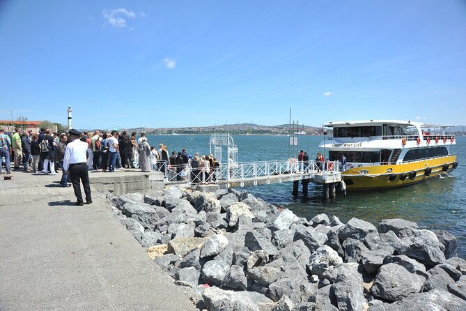 Istanbul: Bosphorus and Golden Horn Cruise with Audio Guide - Dolmabahçe Palace and the European shore