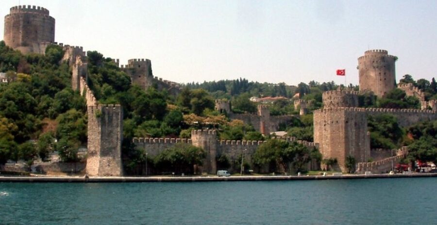 Istanbul: Bosphorus And Golden Horn Morning or Sunset Cruise - Palaces and neighborhoods along the Bosphorus