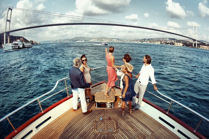 Istanbul Bosphorus Boat Cruise Tour ( MORNİNG or SUNSET ) - Küçüksu Castle and Beylerbeyi Palace