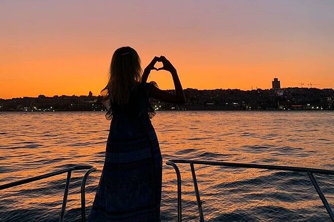 Istanbul Bosphorus Boat Tour and Golden Horn Cruise Day or Sunset - Rumeli Fortress and the European-side photo stop