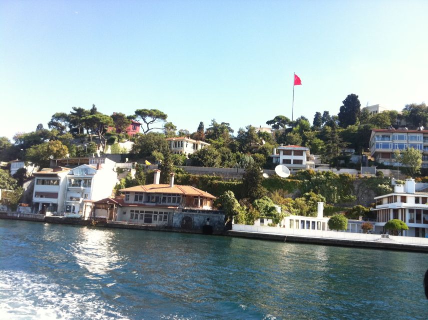 Istanbul: Bosphorus Boat Tour and Two Continents with Lunch - Beylerbeyi Palace on the Asian shore