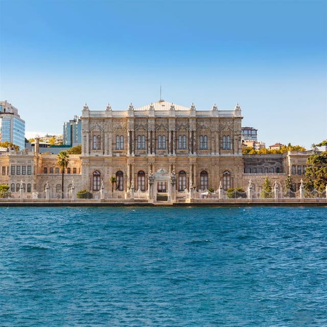 Istanbul: Bosphorus Cruise from Europe or Asia & Audio Guide - Daylight, sunset, and the best time to go