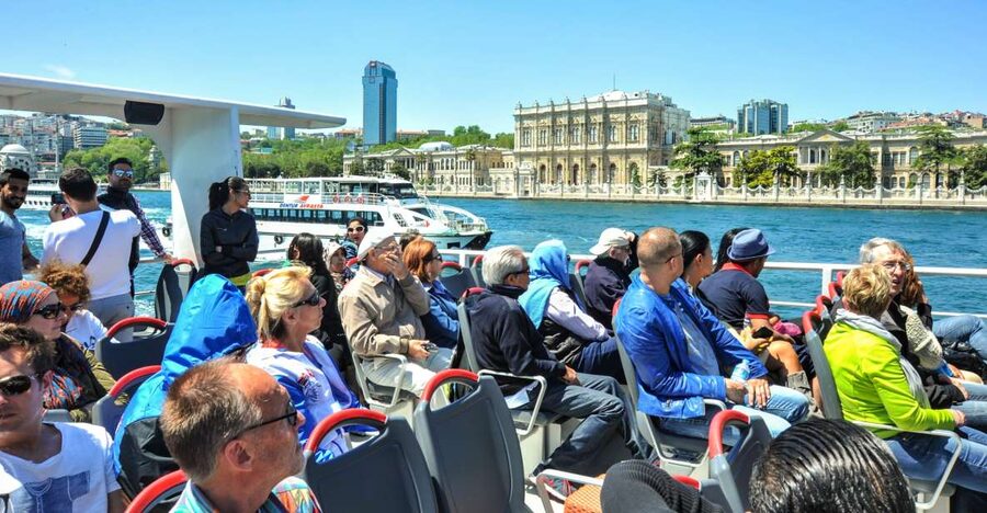 Istanbul: Bosphorus Cruise w/Audio Guide and Sunset Option - Golden Horn views and the old city skyline