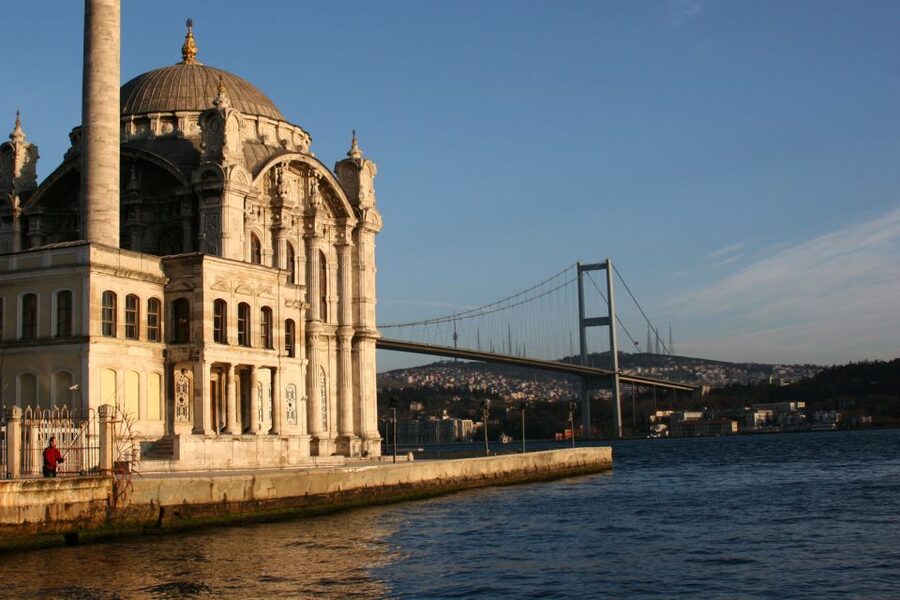 Istanbul Bosphorus Dinner Cruise &Entertainment hotel pickup - What you see along the Bosphorus