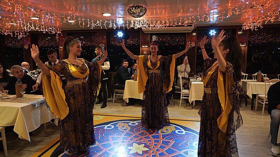 Istanbul: Bosphorus Dinner Cruise with Drinks & Turkish Show - Is the $45 price good value?