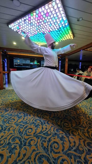 Istanbul: Bosphorus Dinner Cruise with Entertainment - Rumeli Hisari, Fatih Sultan Mehmet Bridge, and Anadolu Hisari