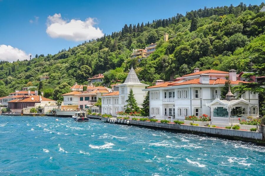 Istanbul: Bosphorus Dinner Cruise with Private Table & Show - Practical tips for a better evening