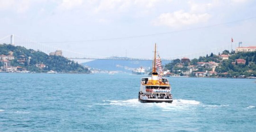 Istanbul: Bosphorus Dinner Cruise with Private Table & Show - Boarding with a private table and dinner service