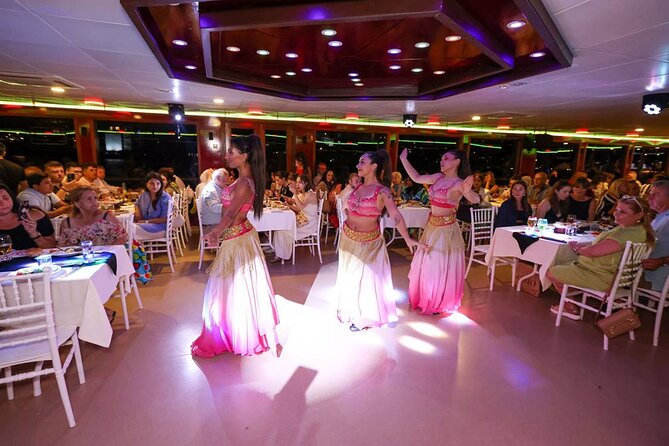 İstanbul Bosphorus Dinner Cruise with Traditional Turkish Show - Group Size, Mood, and Comfort