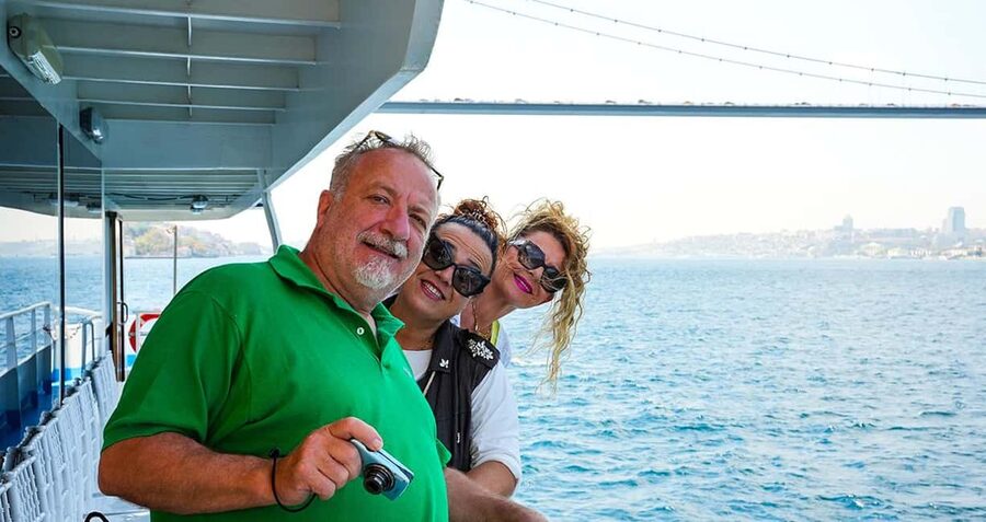 Istanbul: Bosphorus & Golden Horn Cruise Daytime or Sunset - What the audio guide adds