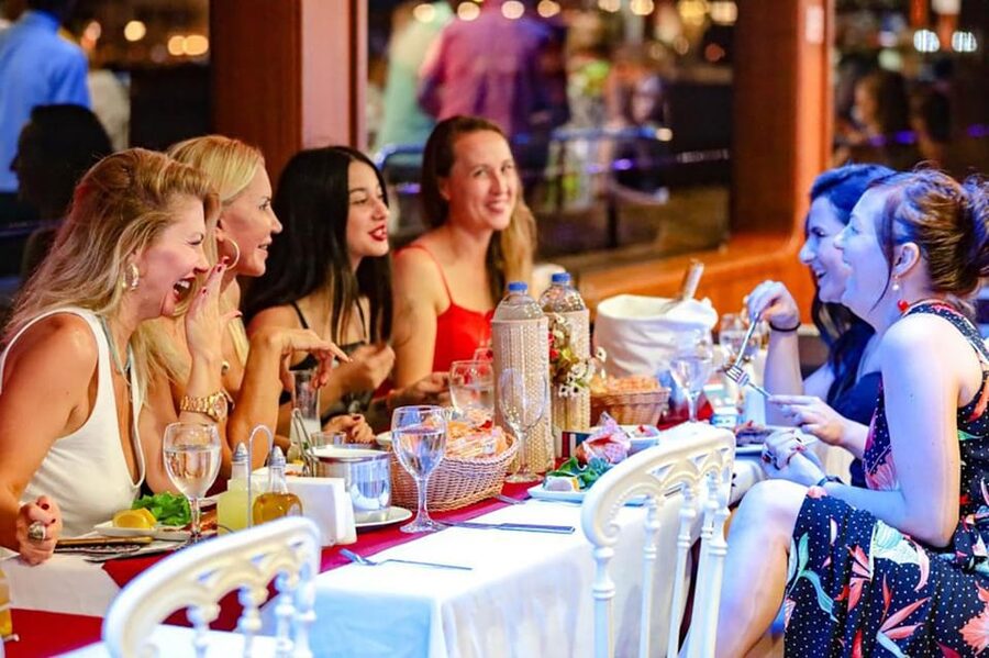 Istanbul: Bosphorus Night Dinner Cruise with Private Table - Dinner at a reserved table