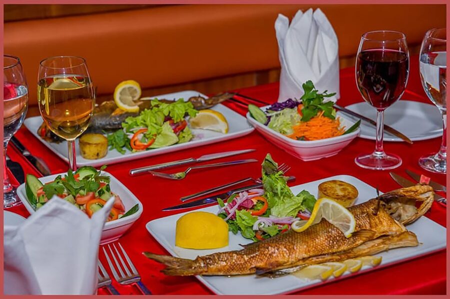 Istanbul: Bosphorus Night Dinner Cruise with Private Table - Sailing past Dolmabahçe and Çırağan