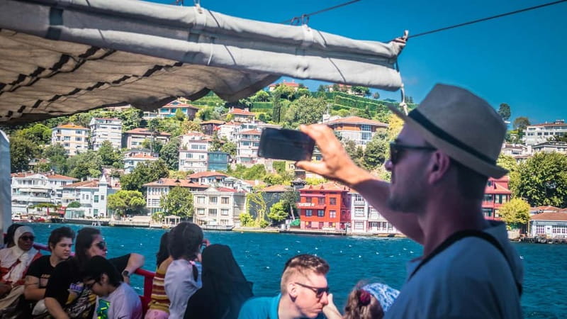 Istanbul: Bosphorus Sightseeing Cruise Tour with Audio Guide - Beylerbeyi, Kuzguncuk, and Maiden’s Tower