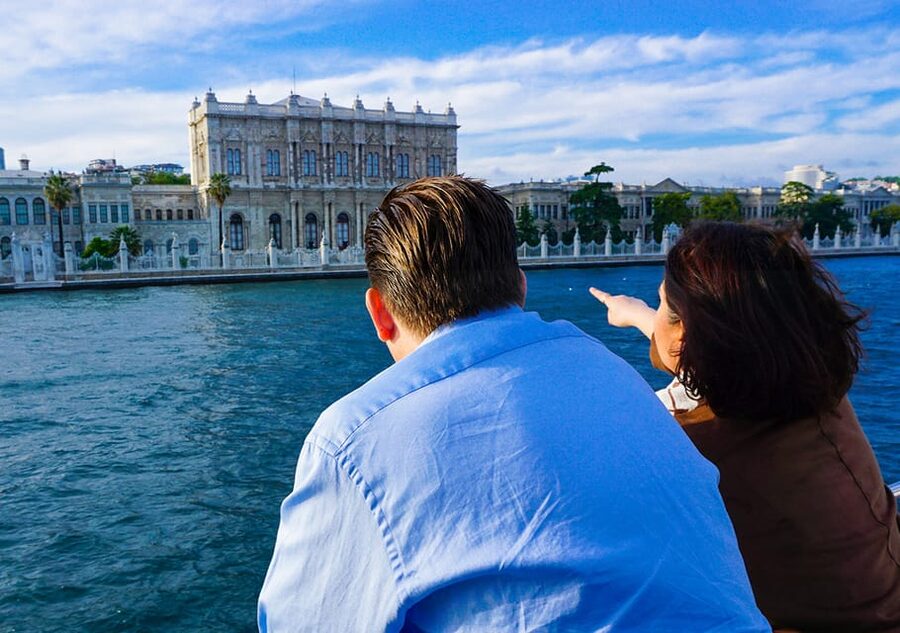 Istanbul: Bosphorus Sightseeing Cruise with Sunset Option - Bridges, palaces, and waterfront neighborhoods