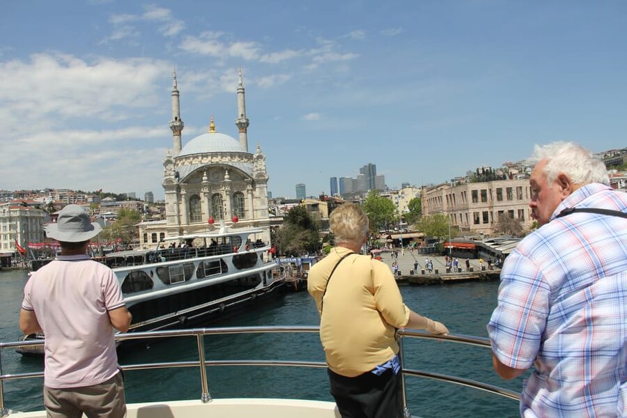 Istanbul: Bosphorus Strait and Black Sea Lunch Cruise - Anadolu Kavağı and the one-hour break