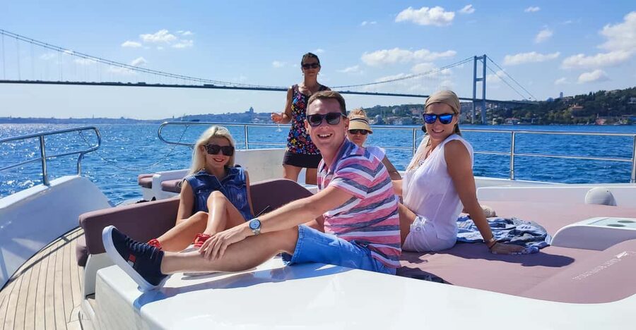 Istanbul: Bosphorus Strait and Black Sea Lunch Cruise - The Asian shore on the way back