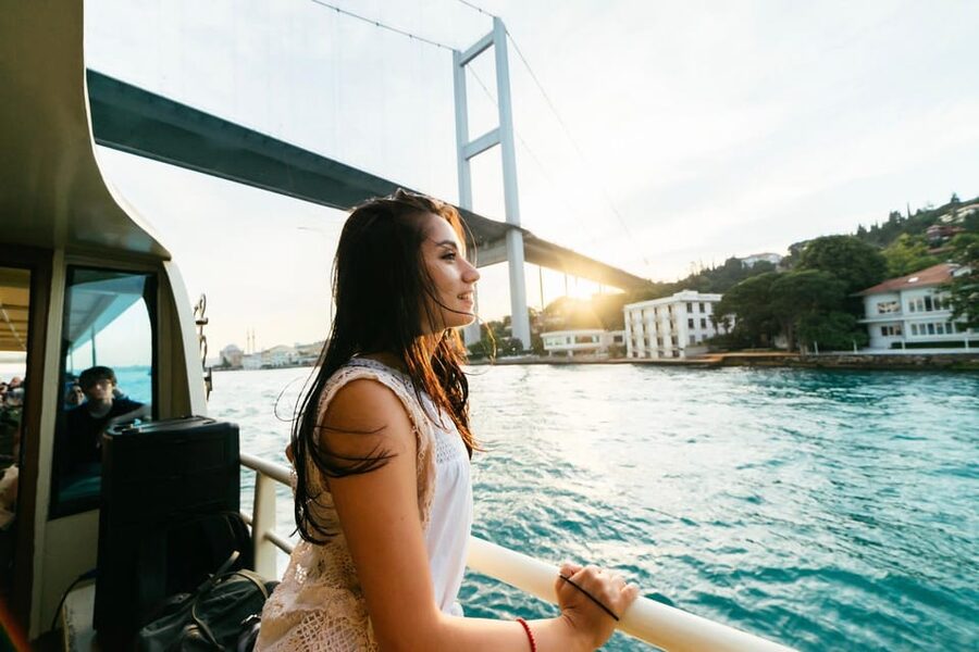 Istanbul: Bosphorus Strait Sightseeing Cruise & Audio Guide - Why the Bosphorus is the right place to begin