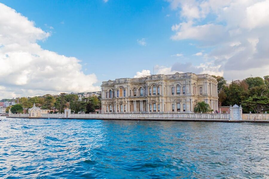 Istanbul: Bosphorus Strait Sightseeing Cruise & Audio Guide - Küçüksu Kasrı and Beylerbeyi Palace