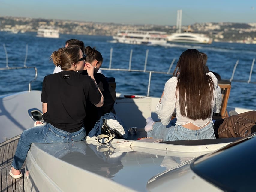 Istanbul: Bosphorus Sunset Cruise on a Luxury Yacht - Key points before you book