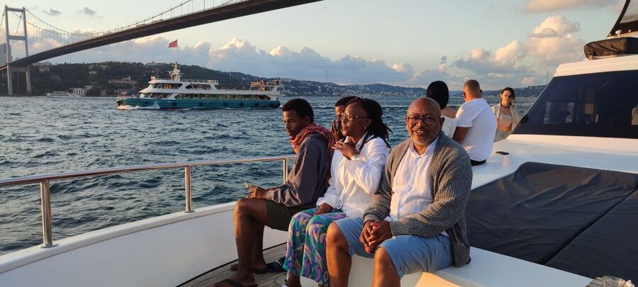 Istanbul: Bosphorus Sunset Cruise on Yacht with Live Guide - Dolmabahçe Palace and the first European shore views