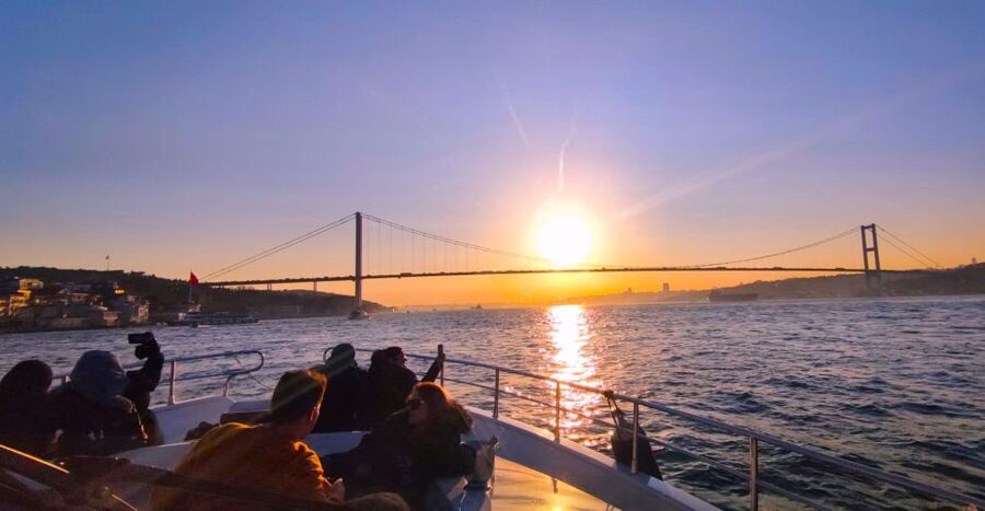 Istanbul: Bosphorus Sunset Cruise with Dinner - Galataport, Karaköy, and the first city views