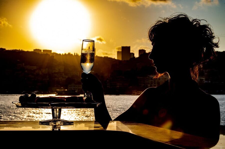 Istanbul: Bosphorus Sunset Cruise with Drinks & Snack - Bebek and the quieter northern Bosphorus