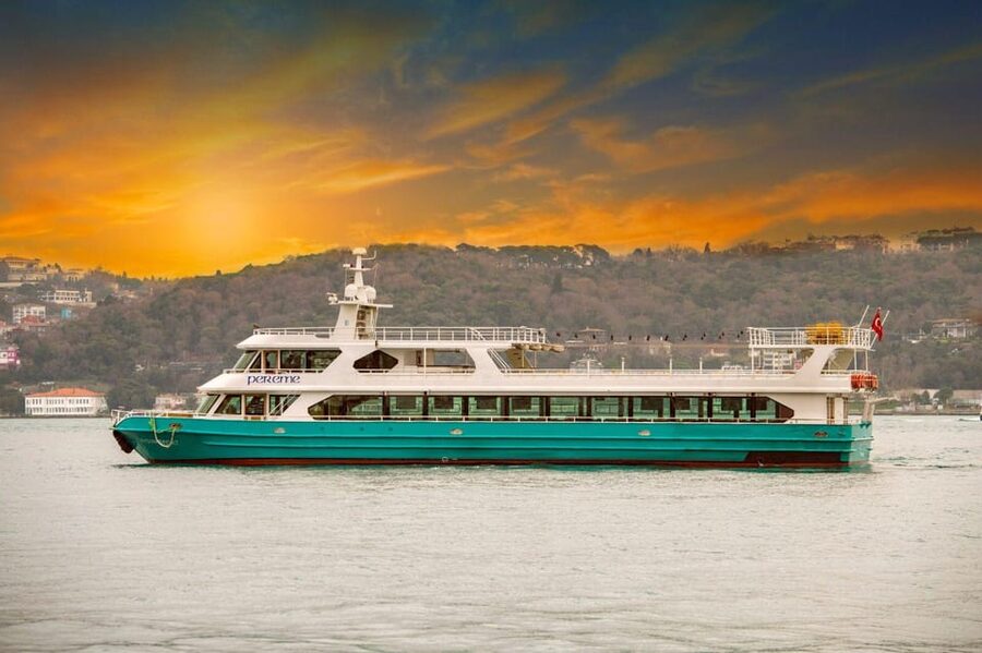 Istanbul: Bosphorus Sunset Cruise with Drinks & Snack - Anadolu Hisarı and the Asian shore