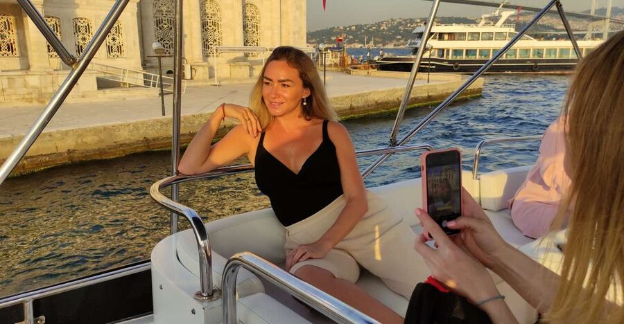 Istanbul: Bosphorus Sunset Cruise with Snacks and Wine - What the $24 price really includes